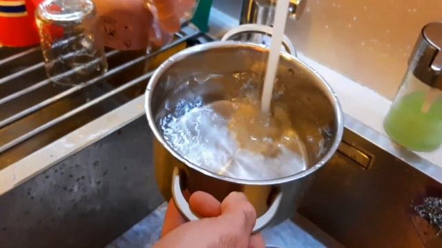 Вино братья Асканели Мукузани 2017,Грузия,сухое вино.Тест вина в воде,домашнее вино,сравнение. смотреть онлайн