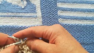 Узор спицами для кардигана, все просто и красиво.