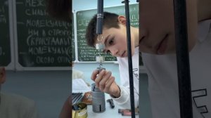 Опыт: «Сила притяжения молекул» демонстрация действия сил притяжения между молекулами.