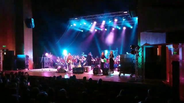 Олег Скрипка та НАОНІ у Луцьку, «Ой у вишневому саду» | Волинські Новини смотреть онлайн