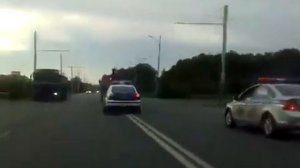 Калининградские гайцы ловят пьяного водтеля.