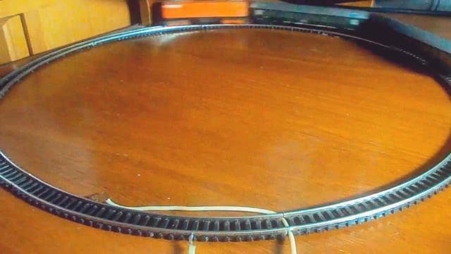 Электровоз BB 9210 с 2-мя пассажирскими вагонами