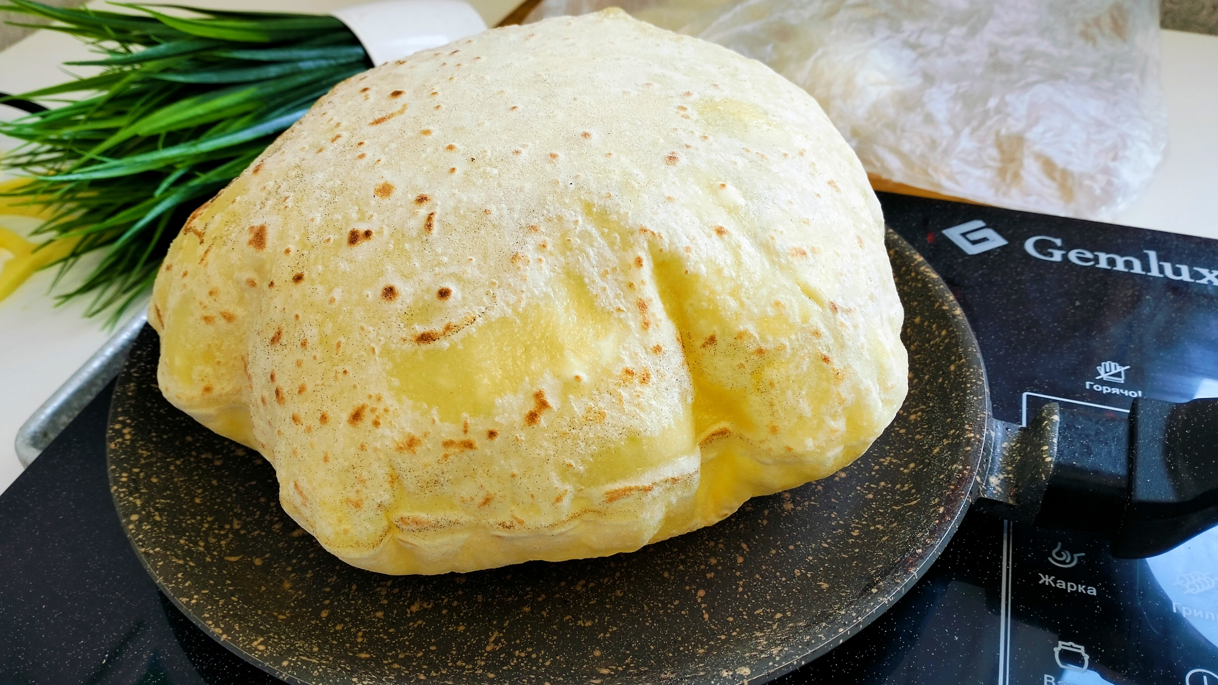Лепешки на сковороде без дрожжей: тонкие хычины с сыром и картошкой
