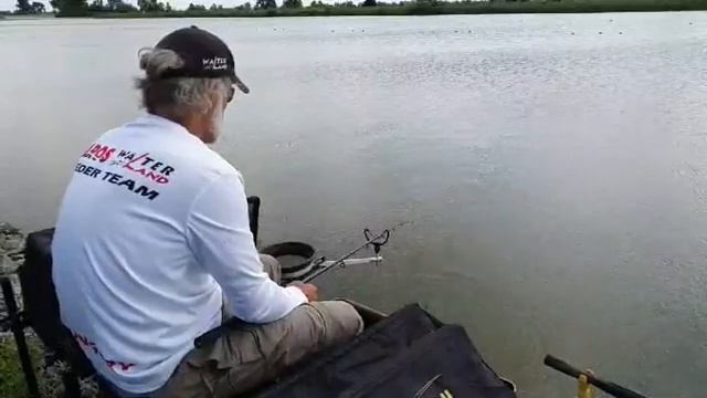 IX. TUBERTINI FEEDER KUPA - SPECKÓ ETETÉS TAMÁSTÓL смотреть онлайн