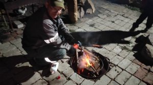 САША С СЫНОМ ЗАНИМАЮТСЯ ЯМОЙ/ЖАРИМ ШАШЛЫК, ПЕКУ ПИРОГ.