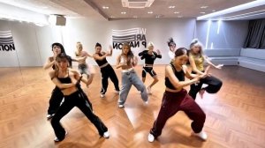 HWASA - NA dance practice mirrored