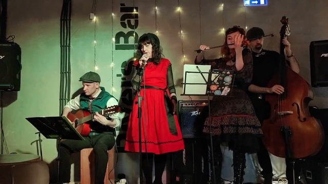 "Non, je ne regrette rien" Кавер на песню Edith Piaf группы "Елисейские поля" смотреть онлайн