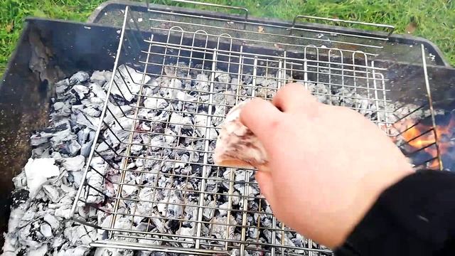 Рецепт как приготовить большие креветки Gamberi в пиве и на углях