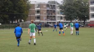 Solo actie van Shabani(?), schot langs de keeper in de hoek, 1-3.