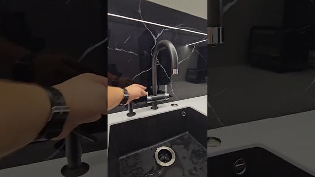 Мойка подстольного монтажа - супер решение для кухни #мебель #кухни #дизайнинтерьера #ремонт #москва смотреть онлайн