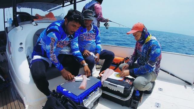 Big Kingmac vs Stradic FL C3000XG + Hunter X8 Pe1 | Catch & Eat #lightjigging #jiggingtechnique смотреть онлайн