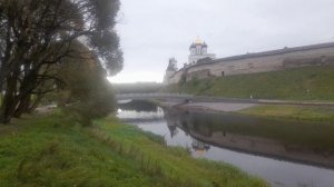 Татьяна Кирим - под осенним листопадом (Псков)