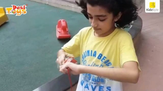 Wooden Spinning Tops / Lattu /Bhawra / Bambaram Challenger Series смотреть онлайн