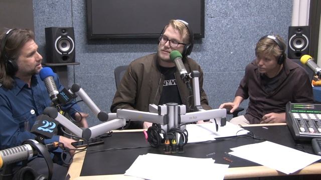 Holding Barns for Heroin Addicts a Billion Dollar Industry? - with Paul McGee and Adam Linkenhelt смотреть онлайн