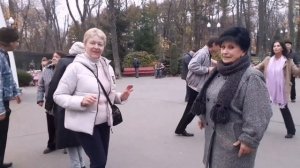 И ОТ ОСЕНИ НЕ СПРЯТАТЬСЯ НЕ СКРЫТЬСЯ!💃🕺🙂🍁/ТАНЦЫ В ПАРКЕ ГОРЬКОГО ХАРЬКОВ НОЯБРЬ 2021