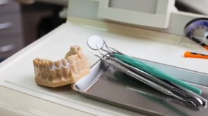 Бюгельный протез на аттачменах  Ортопедическая стоматология