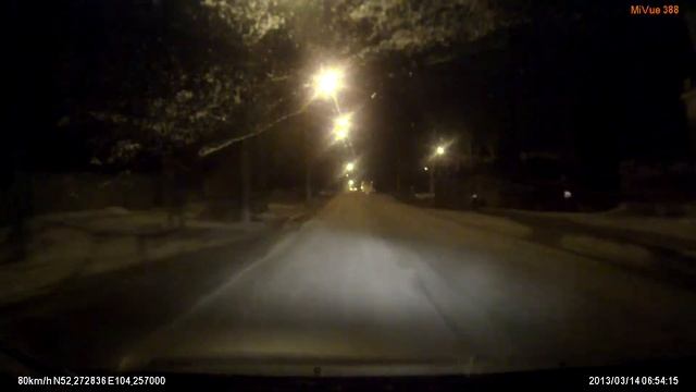 Mio MiVue 388. В темноте, слабо освещенные улицы. смотреть онлайн