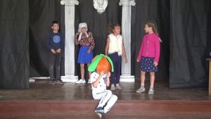 РЕПКА (TURNIP).Спектакль в детском клубе "Комарик" на английском языке. КИРЕЕВСК-СФТИ.