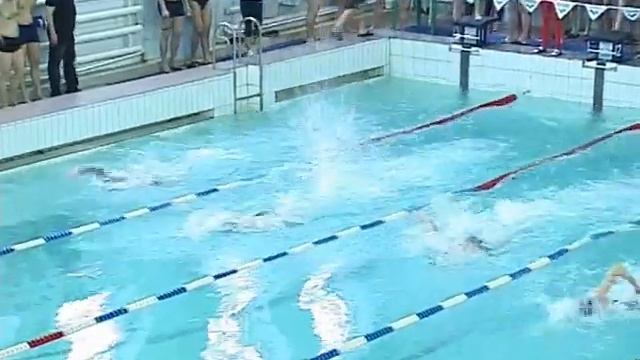 Заводчане закрыли плавательный сезон