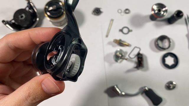 2020 Daiwa Luvias disassembled (LUVIAS FC LT 2000S)