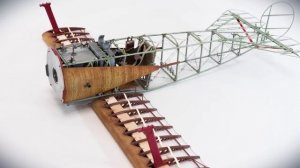 Red Baron's famous triplane "Fokker Dr. I": 750 pieces in motion...