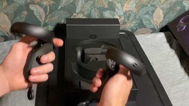 OCULUS QUEST UNBOXING JUNE 2020 смотреть онлайн