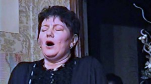 "Опавшие листья" (запись 1997 г.). Поёт Попова Валентина Федоровна, аккомпанирует Дьяченко М. П.