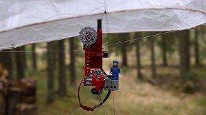 Как сделать летающего LEGO-человечка