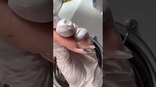 Клиентку раздражают клюющие ногти 💅 исправляем 👌 #nailart #nails #shots #маникюр смотреть онлайн