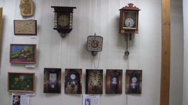 Осмотр выставки творчества ПГО ВОИ депутатом Госдумы В А  Фетисовым (2 июня 2017)