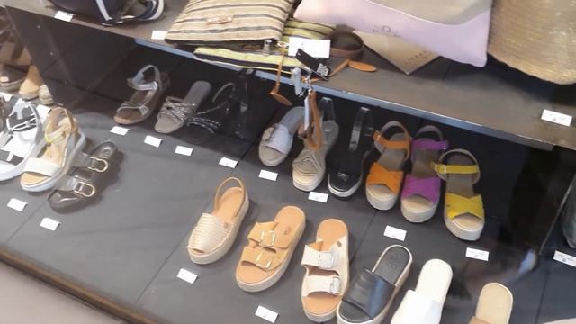 Какая ОБУВЬ самая актуальная в Испании. Что носят Испанки 💃#стильнаяобувь #elenfromspain
