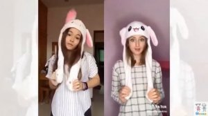 Шапка с двигающимися ушами