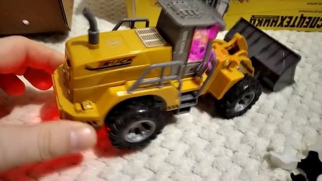 Погрузчик с ковшом на радиоуправлении. Игроленд. Игрушка на пару дней.