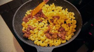 Тушёная говядина с макаронами