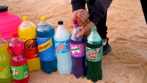 Эксперимент - Гигантская Кока-кола против iPhone 16 и Mentos, Фанты, Mtn Dew, 7up, Спрайта