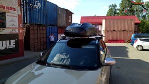 Сузуки Витара (Suzuki Vitara) с багажным автобоксом Turino Medium на крыше