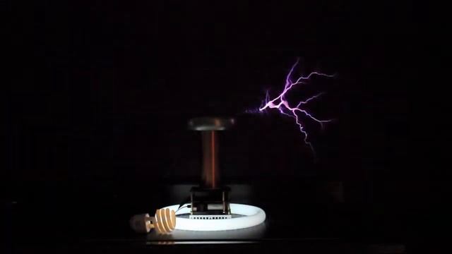 Tesla Coil plays Thunderstruck смотреть онлайн