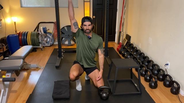 The Double Kettlebell Clean and Jerk: Bench Lat and T-Spine Mobility смотреть онлайн