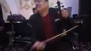 Бухоролик скрипка сози устаси Эркин ака  ижодидан бир лавха атиги...