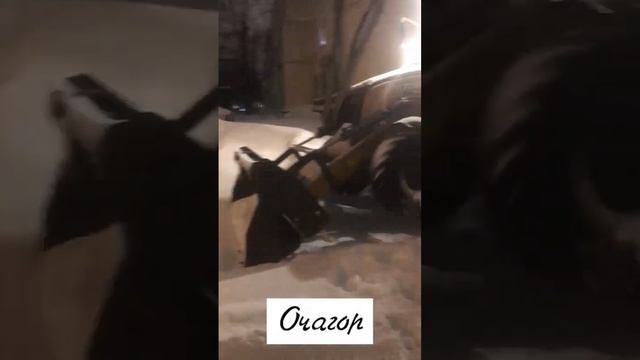 Гениальная уборка  снега   в Москве. Вот почему  дороги всегда не очищены!
