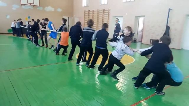 День защитника Отечества. Перетягивание каната смотреть онлайн