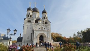 Удивительные Храм и Сад в Москве (м.Медведково,Проезд Шокальского 48)