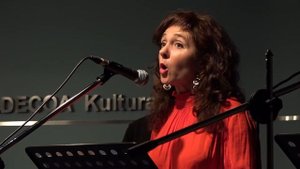 Poetas en mayo/Poetak maiatzean, "Salirse de la fila" Antonio Orihuela.