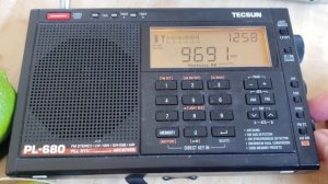 Tecsun PL-600 VS Tecsun PL-680 VS XHDATA D808 on telescopic antenna