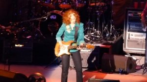 Bonnie Raitt, feat. Mike Finnigan, "I Got News For You"