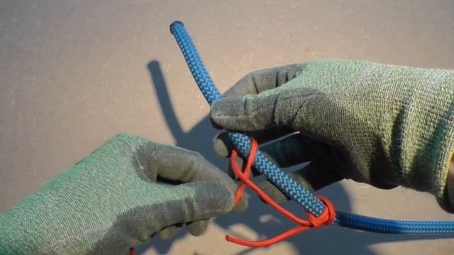 Attach a throw line to a climbing line with the Pile Hitch | Tree climbing смотреть онлайн