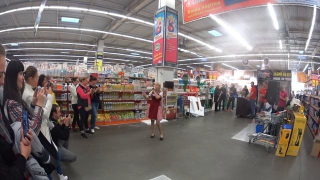 ВОТ ЭТО ГОЛОС В ЕЕ ТО 9 ЛЕТ!