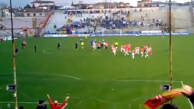 Vicenza - Novara al fischio finale смотреть онлайн