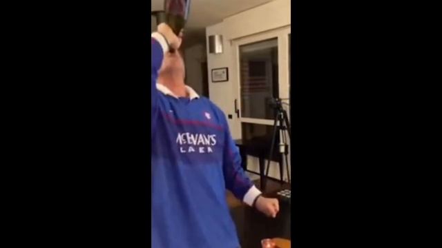 Marco Negri celebrating Rangers qualifying for the Europa League final смотреть онлайн