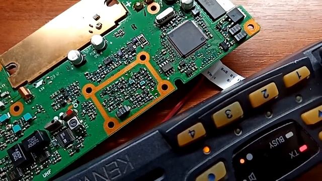 Kenwood TK-7020. Перетяжка на High-band смотреть онлайн